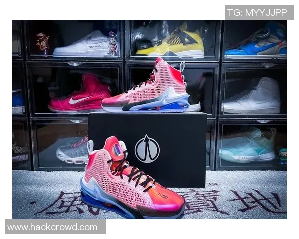 足球明星们的Nike头带时尚潮流解析与运动表现提升探讨